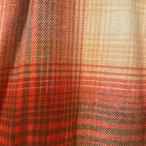 Women’s Flannel Size: L - Picture 3 of 6